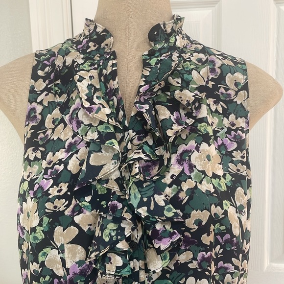 And Taylor loft top floral violets ruffle sleeveless button-down blouse navy - Picture 2 of 9